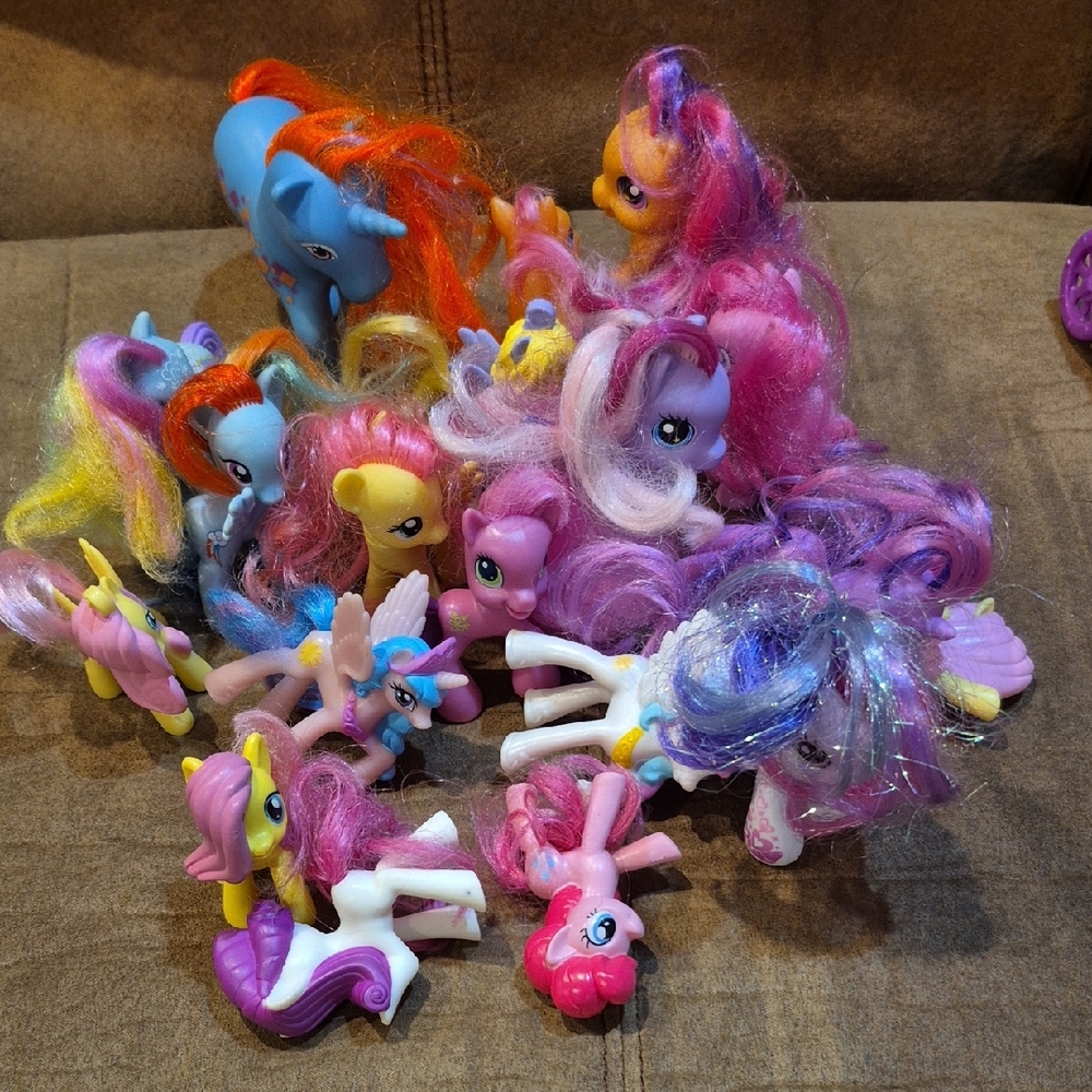 My Lil Pony Collectio Colorful Pony Toy Set